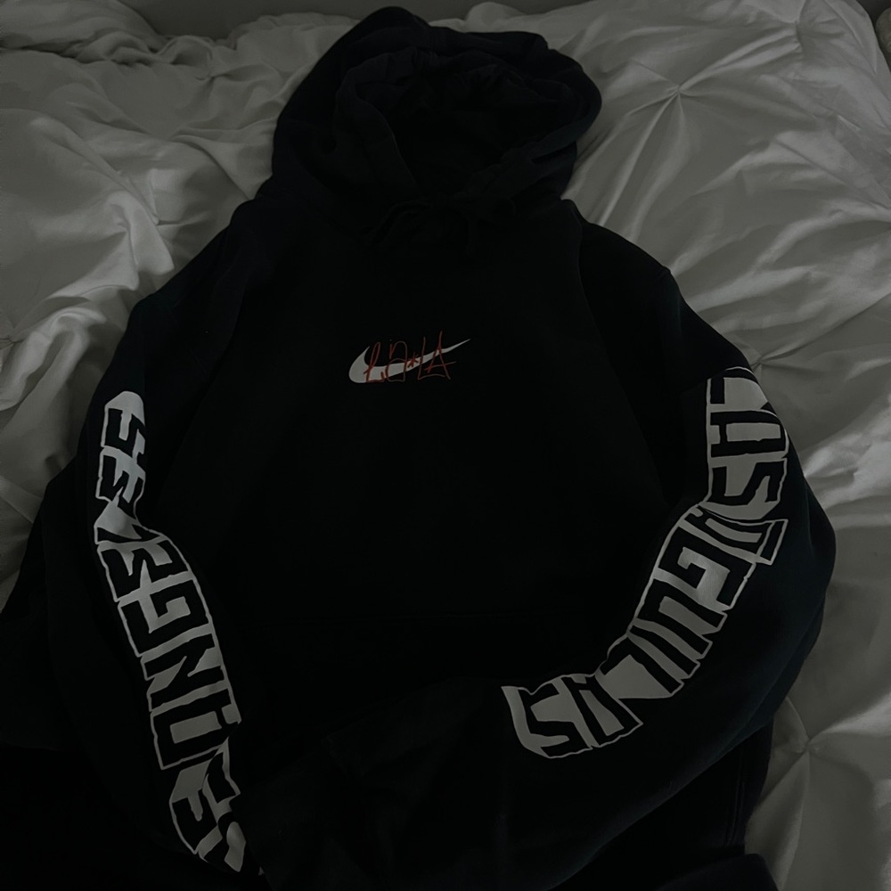 (NEW) Nike Club America La x La
Los Angeles Pullover Hoodie
